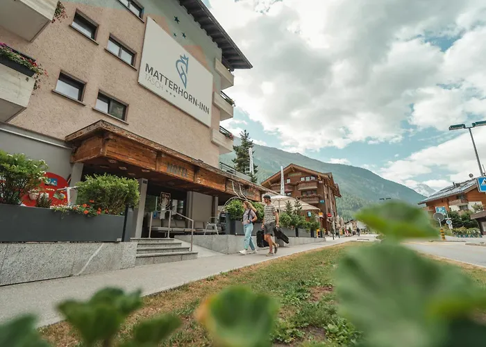 Matterhorn Inn - Wellness & Dining - At Zermatt Shuttle Station
